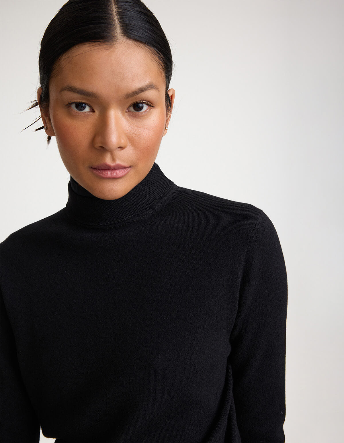 Etta Turtleneck Essential